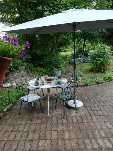 Food and beverages, Lait & Lit in Pont-Audemer Food and beverages, Lait & Lit in Pont-Audemer