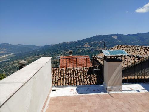 Erkély/terasz, Locazione Turistica Arcobaleno "Family Loft" in Roccavivara Erkély/terasz, Locazione Turistica Arcobaleno "Family Loft" in Roccavivara