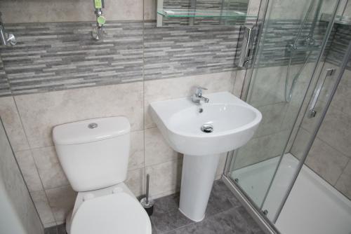 Bathroom, TLK Apartments & Hotel - Beckenham in Greater London South East Bathroom, TLK Apartments & Hotel - Beckenham in Greater London South East