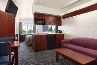 Days Inn & Suites by Wyndham Greeley in Greeley (CO) Days Inn & Suites by Wyndham Greeley in Greeley (CO)