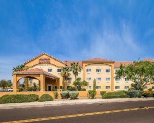 Comfort Suites Peoria Sports Complex in Glendale North Comfort Suites Peoria Sports Complex in Glendale North