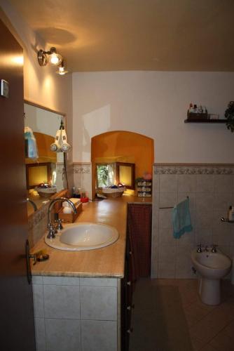 Bathroom, B&B MAMMA ARI in Fermo Bathroom, B&B MAMMA ARI in Fermo