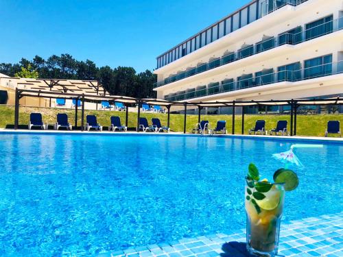 สระว่ายน้ำ, โรงแรมมิรามาร์ ซุล (Hotel Miramar Sul) in นาซาเร่ สระว่ายน้ำ, โรงแรมมิรามาร์ ซุล (Hotel Miramar Sul) in นาซาเร่