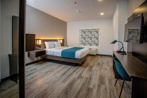 Lobby, Motel 6 North Platte, NE - East in North Platte Lobby, Motel 6 North Platte, NE - East in North Platte