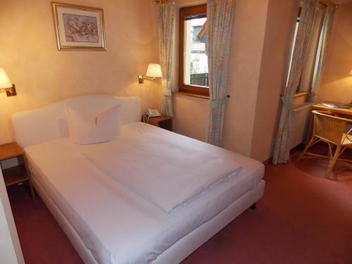 Gasthof und Landhotel Zur Ausspanne in คลีปเฮาว์เซ่น Gasthof und Landhotel Zur Ausspanne in คลีปเฮาว์เซ่น
