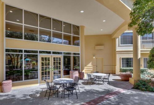 Facilities, La Quinta Inn & Suites by Wyndham Dallas - Addison Galleria in Galleria Facilities, La Quinta Inn & Suites by Wyndham Dallas - Addison Galleria in Galleria