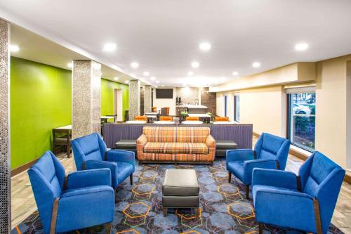 大堂, 聖路易斯黑茲爾伍德機場北溫德姆拉昆塔酒店 (La Quinta Inn by Wyndham St. Louis Hazelwood - Airport North) in 海茲伍德 (MO) 大堂, 聖路易斯黑茲爾伍德機場北溫德姆拉昆塔酒店 (La Quinta Inn by Wyndham St. Louis Hazelwood - Airport North) in 海茲伍德 (MO)