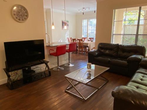 Luxury Fully Furnished Apartments by NASA and Kemah Boardwalk in Houston (TX) Luxury Fully Furnished Apartments by NASA and Kemah Boardwalk in Houston (TX)