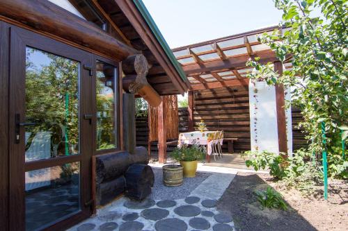 Дом с сауной и басейном на Теремках (Дом с саунои и басеином на Теремках) in Hatne Дом с сауной и басейном на Теремках (Дом с саунои и басеином на Теремках) in Hatne