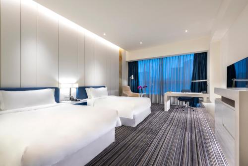Grand Mercure Shanghai Century Park in Lujiazui and New Int'l Expo Center Pudong Grand Mercure Shanghai Century Park in Lujiazui and New Int'l Expo Center Pudong