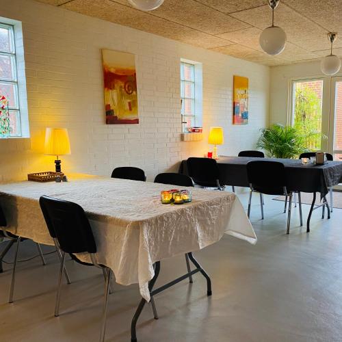 Business center, Hyggeligt byhus ved glasværkstedet pa Nordmors in Nykobing Mors Business center, Hyggeligt byhus ved glasværkstedet pa Nordmors in Nykobing Mors