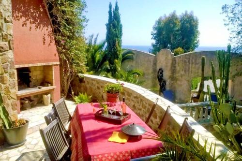 Villa lours in Le Trayas Superieur Villa lours in Le Trayas Superieur