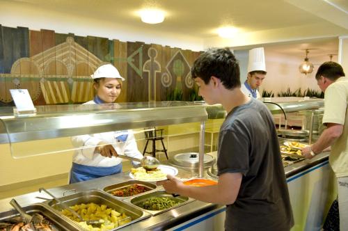 Mâncare şi băutură, Hotel Delfin Plava Laguna in Porec Mâncare şi băutură, Hotel Delfin Plava Laguna in Porec