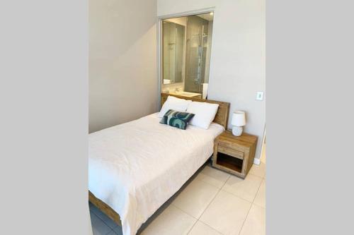 Spectacular Studio Apartment @Menlyn Maine in Pretoria Spectacular Studio Apartment @Menlyn Maine in Pretoria