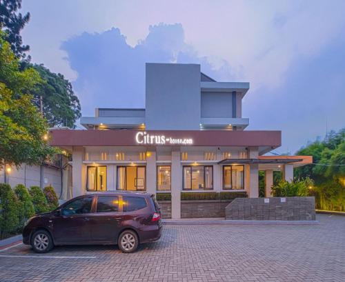 Exterior view, Citrus-house.com Hotel in East Bogor Exterior view, Citrus-house.com Hotel in East Bogor