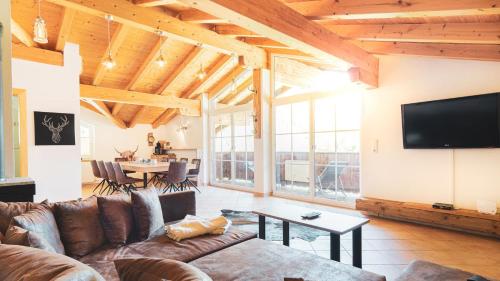 Shared lounge/TV area, Alpen Loft in Milders Shared lounge/TV area, Alpen Loft in Milders