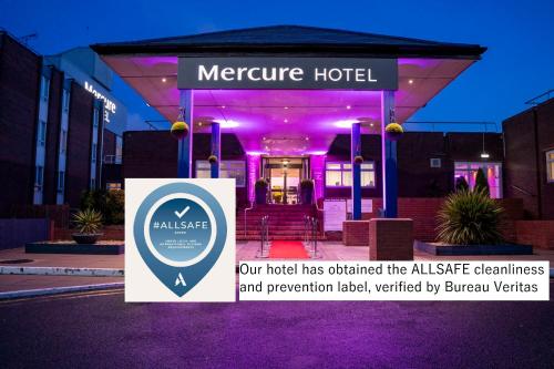 Entrance, Mercure Birmingham West Hotel in West Bromwich Entrance, Mercure Birmingham West Hotel in West Bromwich