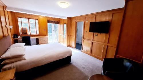 Farnham House Hotel in Farnham Farnham House Hotel in Farnham