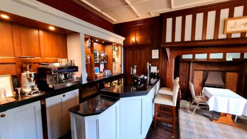 Bar/lounge, Farnham House Hotel in Farnham Bar/lounge, Farnham House Hotel in Farnham