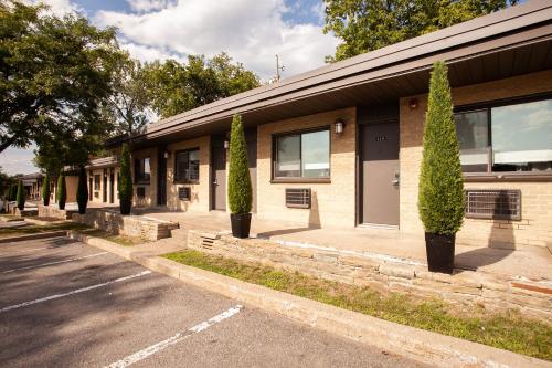 A szálláshely kívülről, Motel Newstar Laval in Laval (Qébec) A szálláshely kívülről, Motel Newstar Laval in Laval (Qébec)