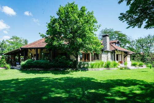 ATOS Srebrno jezero - Villa and Restaurant in Veliko Gradiste ATOS Srebrno jezero - Villa and Restaurant in Veliko Gradiste