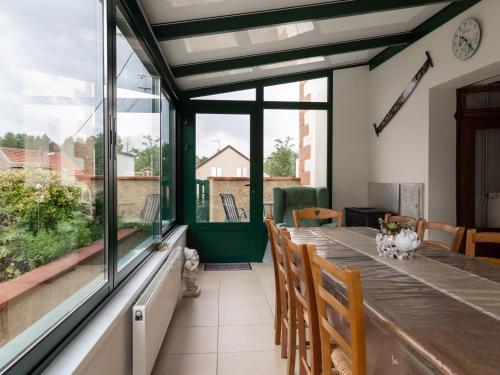 Balkon/terasa, Attractive Holiday Home in Niederviller near Kiny Parc in Niderviller Balkon/terasa, Attractive Holiday Home in Niederviller near Kiny Parc in Niderviller