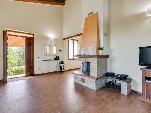 Guestroom, Villa in Piandimeleto with hot tub mid May end Sept in Piandimeleto Guestroom, Villa in Piandimeleto with hot tub mid May end Sept in Piandimeleto