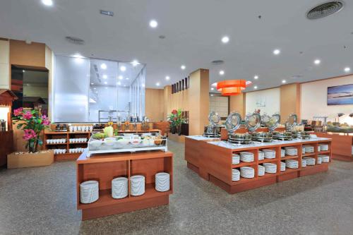 Restaurant, Aston Inn Gideon Batam in Batam Restaurant, Aston Inn Gideon Batam in Batam