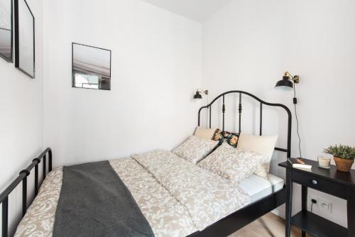 SuperApart Stalowa 39 Modern Unit with Kitchen & Wifi