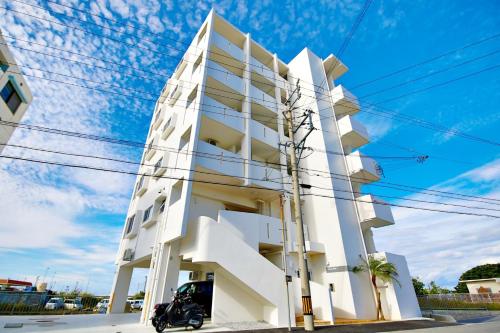 Exterior view, Vent du Vent401 in Urasoe Exterior view, Vent du Vent401 in Urasoe