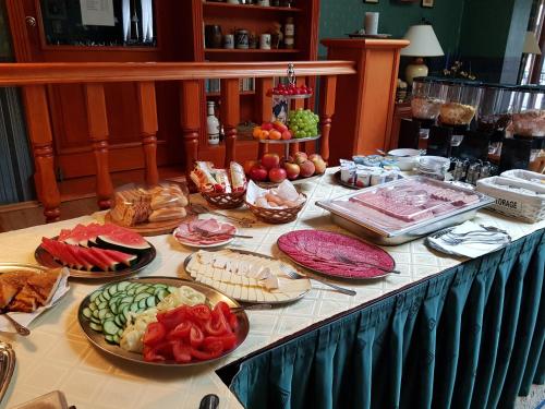 食べ物/飲み物, Platan Hotel in ペトゥーフィ シャンドル ラコテレプ 食べ物/飲み物, Platan Hotel in ペトゥーフィ シャンドル ラコテレプ