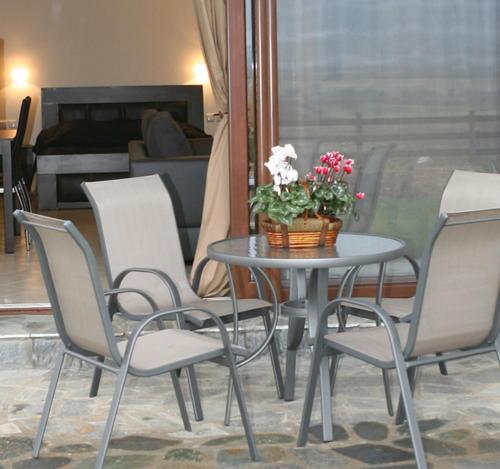 Balcony/terrace, Lithos Villas in Amfiklia Balcony/terrace, Lithos Villas in Amfiklia