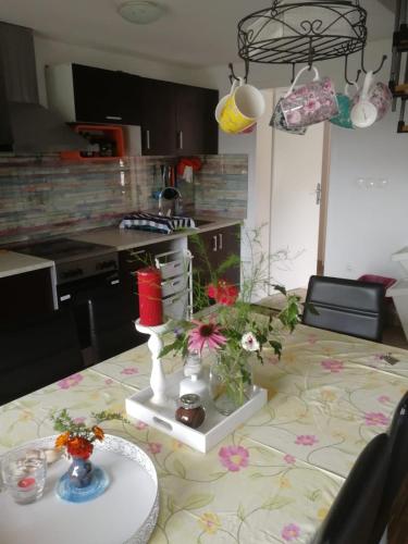 кухня, Issy View House in Senovo кухня, Issy View House in Senovo