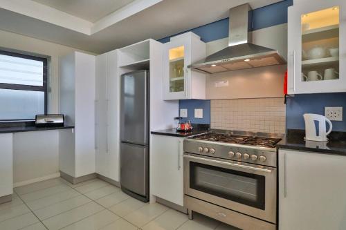 Κουζίνα, The Whale Coast All Suite Hotel in Hermanus Κουζίνα, The Whale Coast All Suite Hotel in Hermanus