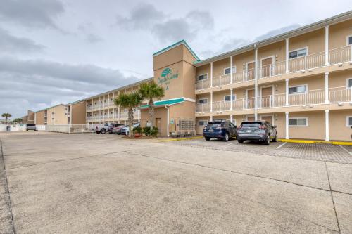 Crystal Sands Condominiums near Crab Trap Crystal Sands Condominiums near Crab Trap