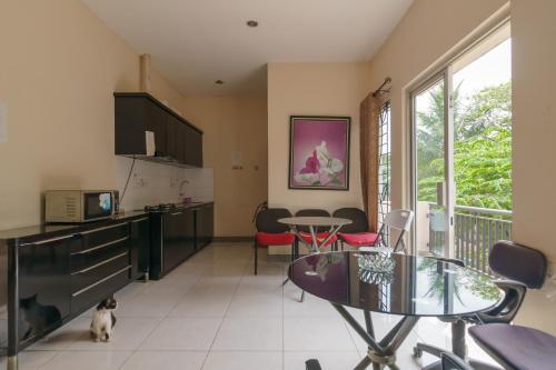 RedDoorz Syariah Plus @ Wisma Bougenville Karawaci in Karawaci RedDoorz Syariah Plus @ Wisma Bougenville Karawaci in Karawaci