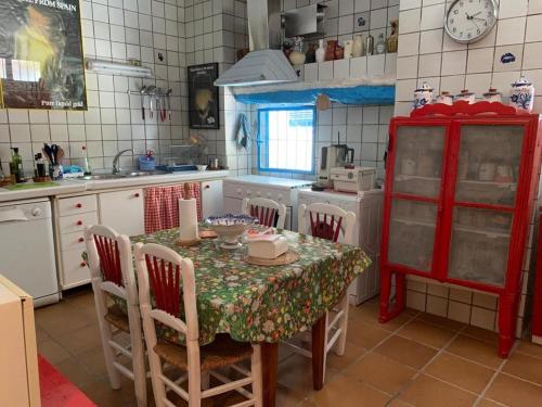 廚房, EL CONVENTO Vivienda Rural Jaén Andalucía España (EL CONVENTO Vivienda Rural Jaen Andalucia Espana) in 卡爾切爾 廚房, EL CONVENTO Vivienda Rural Jaén Andalucía España (EL CONVENTO Vivienda Rural Jaen Andalucia Espana) in 卡爾切爾