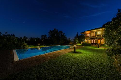 Ingresso, Villa dei Salici con piscina by Wonderful Italy in Soiano del Lago Ingresso, Villa dei Salici con piscina by Wonderful Italy in Soiano del Lago