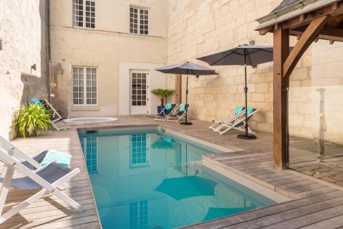 Swimming pool, Hôtel Anne d'Anjou, The Originals Collection in Saumur Swimming pool, Hôtel Anne d'Anjou, The Originals Collection in Saumur