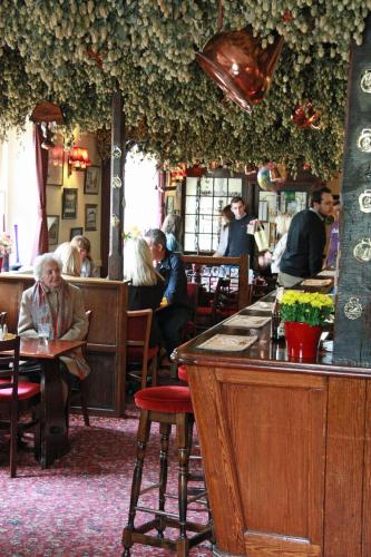 Bar/salonek, Kings Arms Hotel in Sandwich Bar/salonek, Kings Arms Hotel in Sandwich