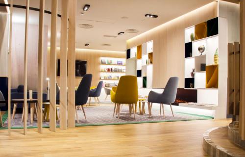 Vestíbul, Suites Plaza Hotel & Wellness in Andorra la Vella Vestíbul, Suites Plaza Hotel & Wellness in Andorra la Vella