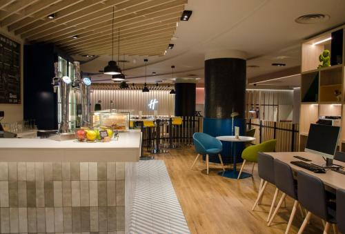 Pub, Suites Plaza Hotel & Wellness in Andorra la Vella Pub, Suites Plaza Hotel & Wellness in Andorra la Vella