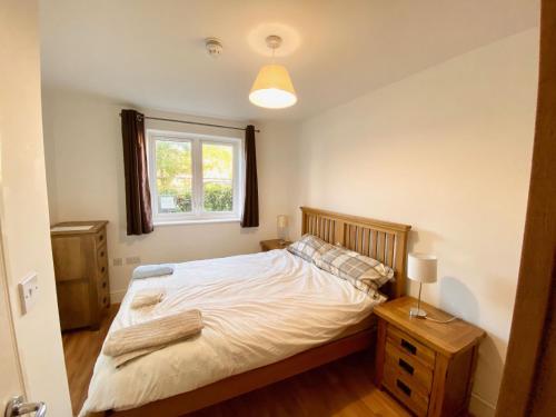 Basingstoke Townhouse Near Hospital in Бесінгстоук Basingstoke Townhouse Near Hospital in Бесінгстоук