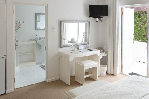 Church Hills Boutique Accommodation in Riebeek-Wes Church Hills Boutique Accommodation in Riebeek-Wes