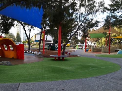Broadbeach Holiday Apartments in Broadbeach Broadbeach Holiday Apartments in Broadbeach