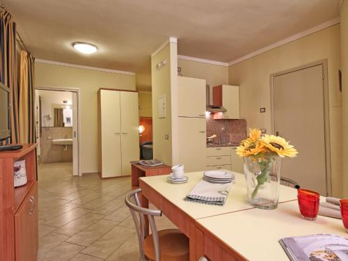 Kitchen, Comfortable holiday home in Soiano del lago with lakeview in Soiano del Lago Kitchen, Comfortable holiday home in Soiano del lago with lakeview in Soiano del Lago
