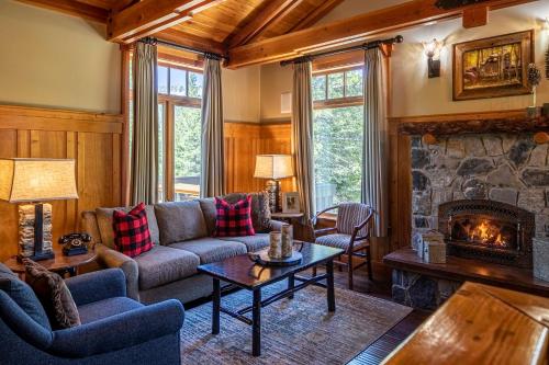 Tamarack Lodge in Mammoth Lakes Tamarack Lodge in Mammoth Lakes