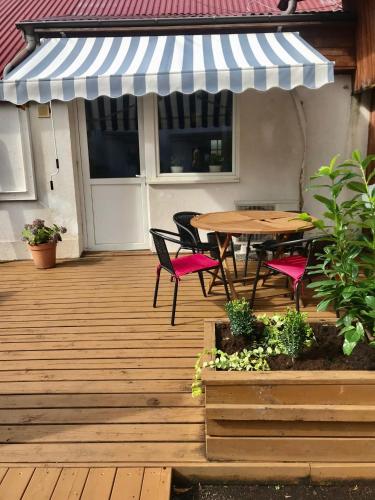Lagenhet med 3 sovrum, terass och egen parkering in Helsingborg Lagenhet med 3 sovrum, terass och egen parkering in Helsingborg