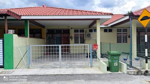 Exterior view, Neesa Homestay Bukit Gambang(Muslim Friendly) in Gambang Exterior view, Neesa Homestay Bukit Gambang(Muslim Friendly) in Gambang