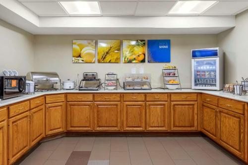 Їжа та напої, Comfort Inn & Suites Airport in Літл-Рок (Арканзас) Їжа та напої, Comfort Inn & Suites Airport in Літл-Рок (Арканзас)